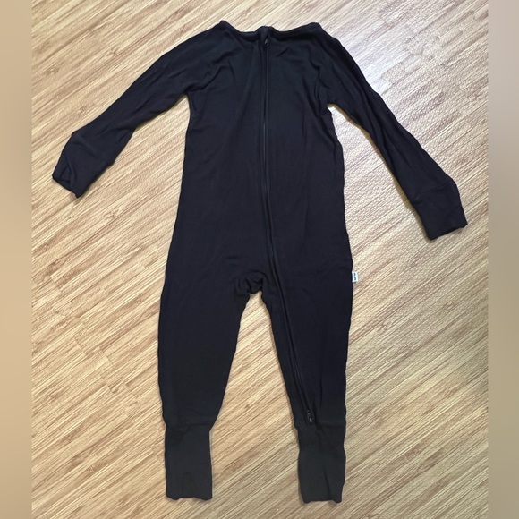 Little Sleepies zippie, 6/12 month. - Picture 1 of 4